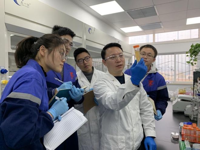 從哈佛回歸母校川大任職,以植物多酚基材料作為底盤技術,推進活體生物藥研制與碳中和新材料應用